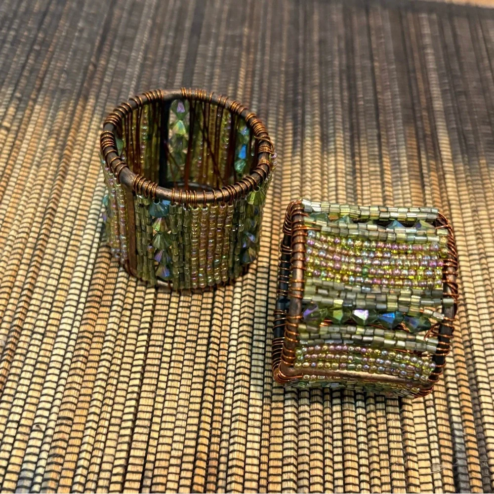 🔹NWOT🔹Set of 4 Pier 1 Bronze and Green Beaded Napkin Rings